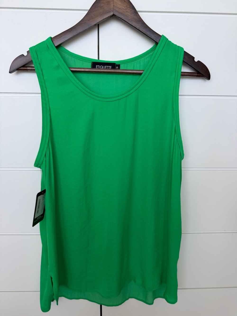 Etiquette Clothiers Bright Green Dressy Scoop Neck Tank (new with tags)